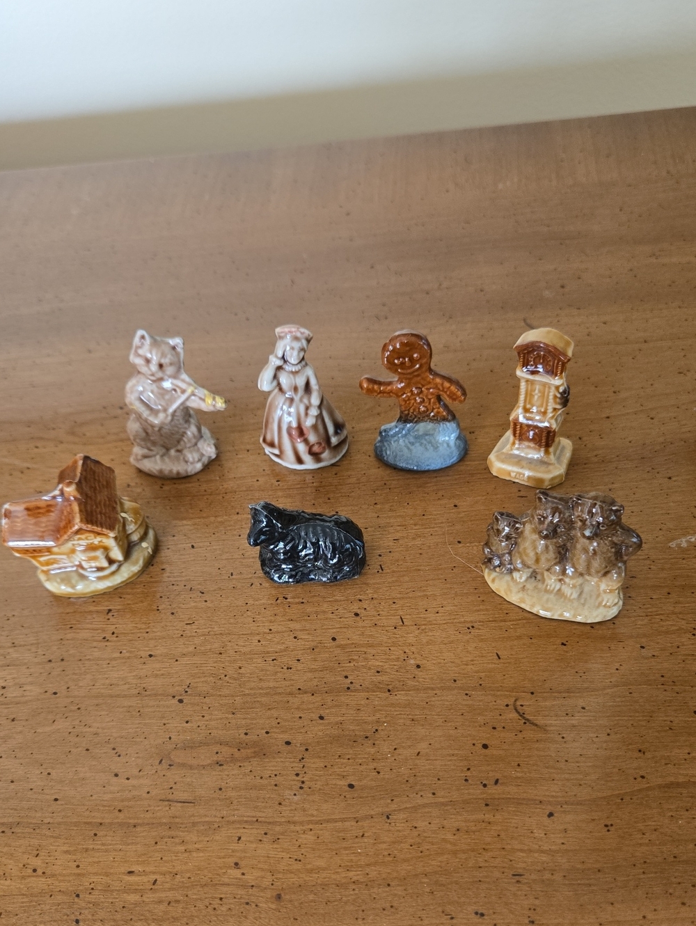 7 Red Rose Tea Wade Nursery Rhyme figurines Whimsies